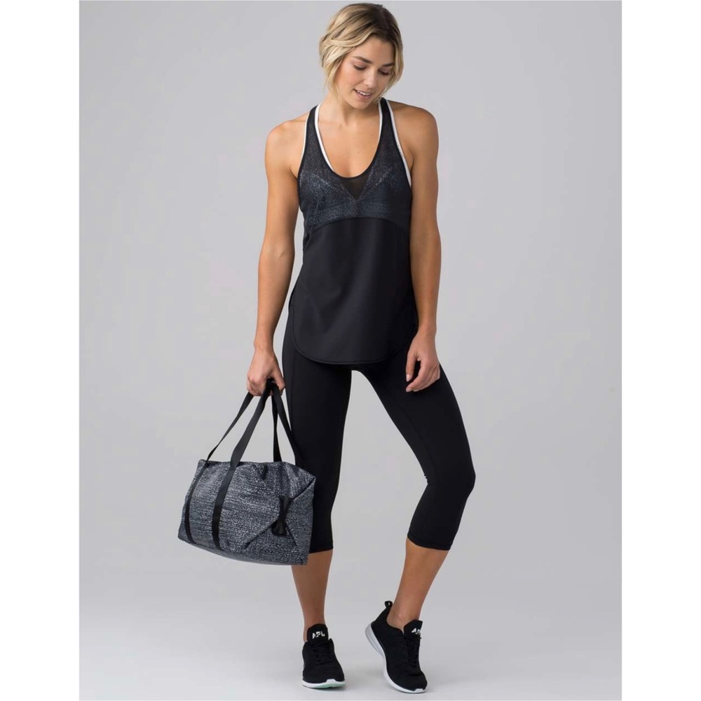 Lululemon Twist & Train Tank in Black Mesh